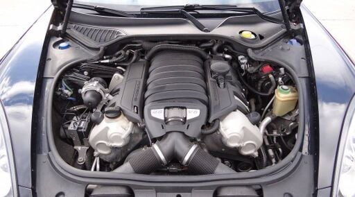 Panamera 4.8 V8 Benzinli - Motor Kodu:  M4820 M4840 