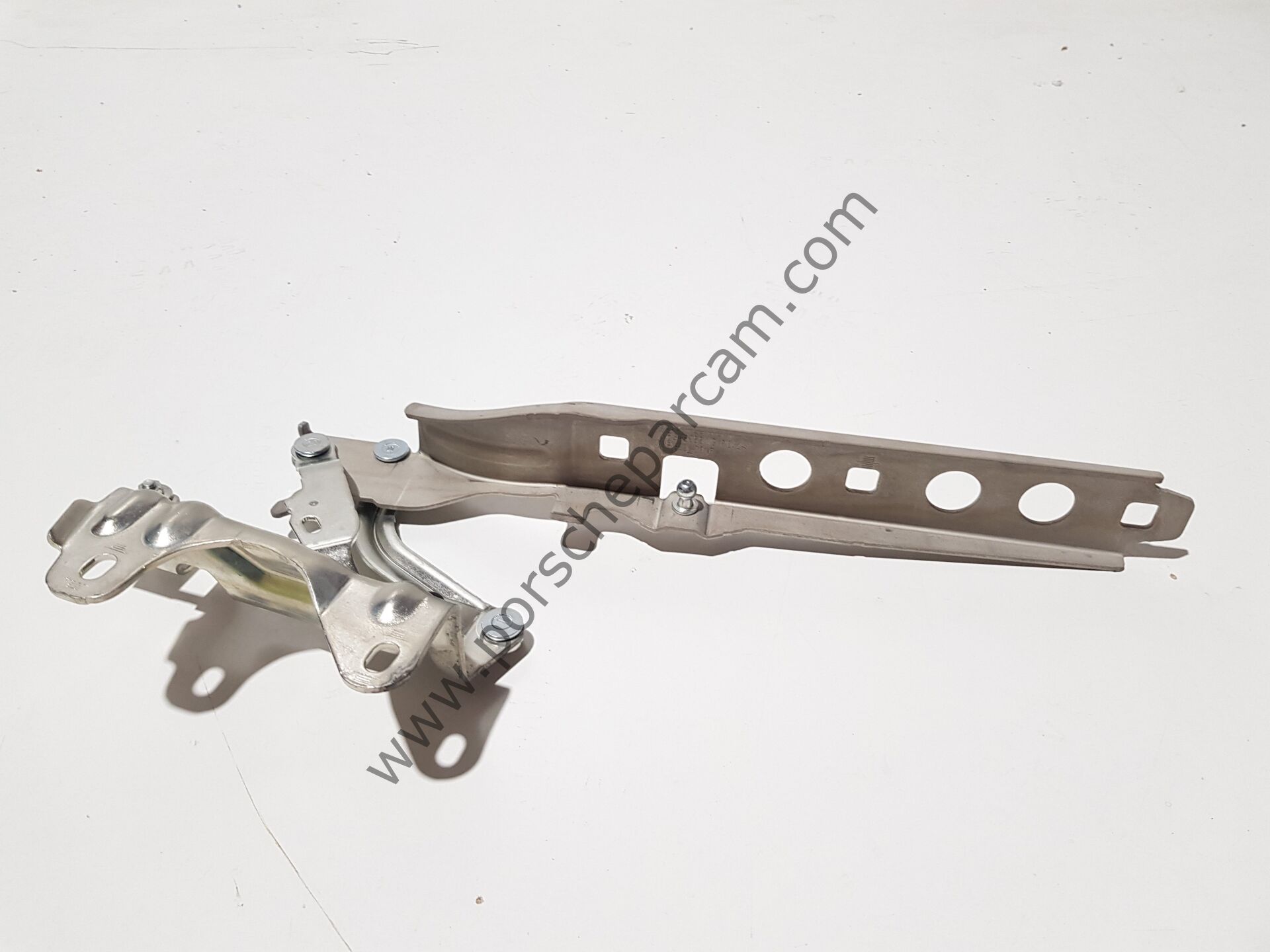 95B823301F MOTOR KAPUT MENTEŞESİ SOL MACAN 2014 >> 2024