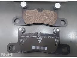 9J1698451E TAYCAN ARKA FREN BALATASI 2020 >