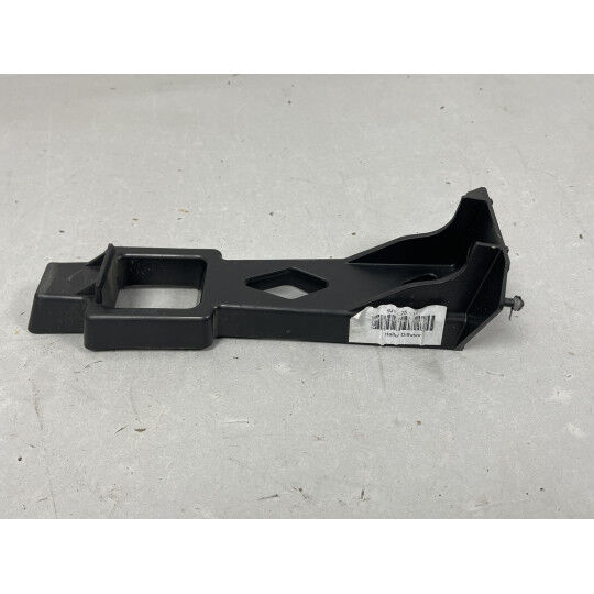 9J1825131 TAYCAN ARKA DİFİZÖR ALT TUTUCU BRAKETİ 2020 >