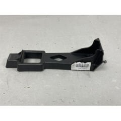 9J1825131 TAYCAN ARKA DİFİZÖR ALT TUTUCU BRAKETİ 2020 >
