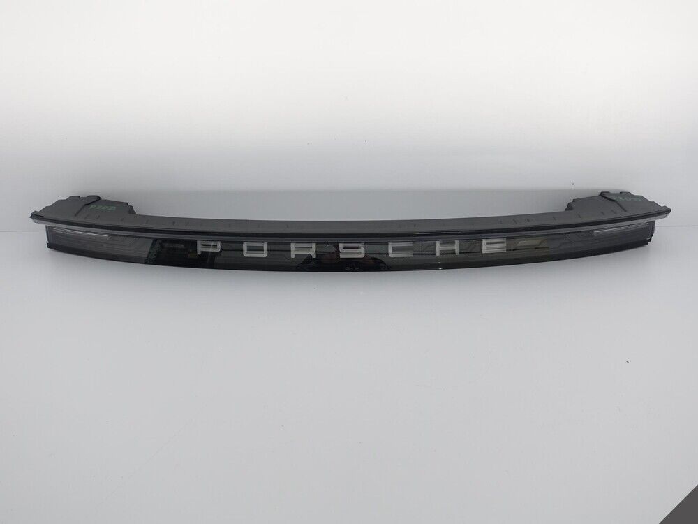 9J1945081P TAYCAN STOP LAMBASI ORTA 2020 > 2024