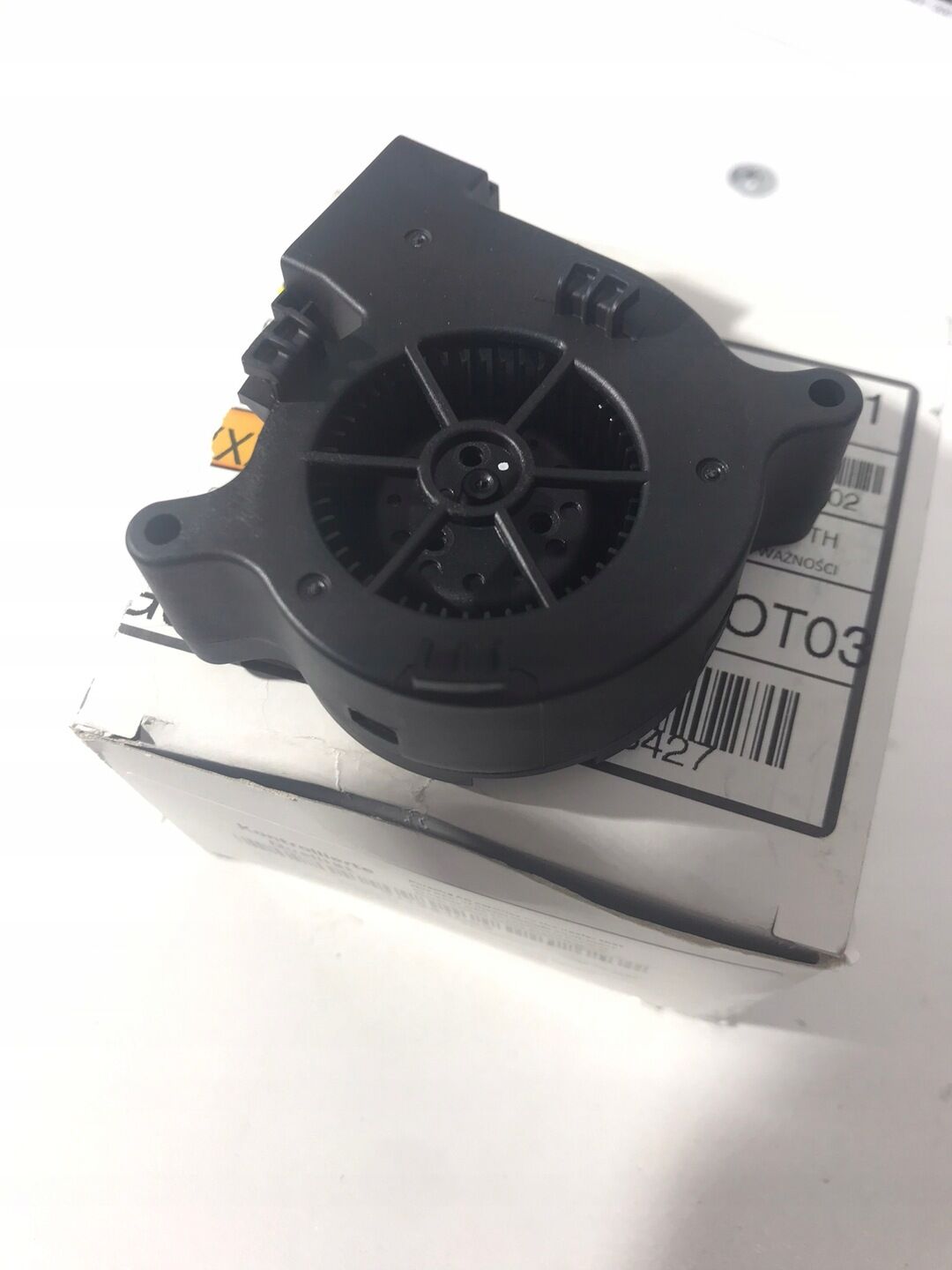 9J1941052 TAYCAN FAR HAVALANDIRMA MOTORU  2020 >>