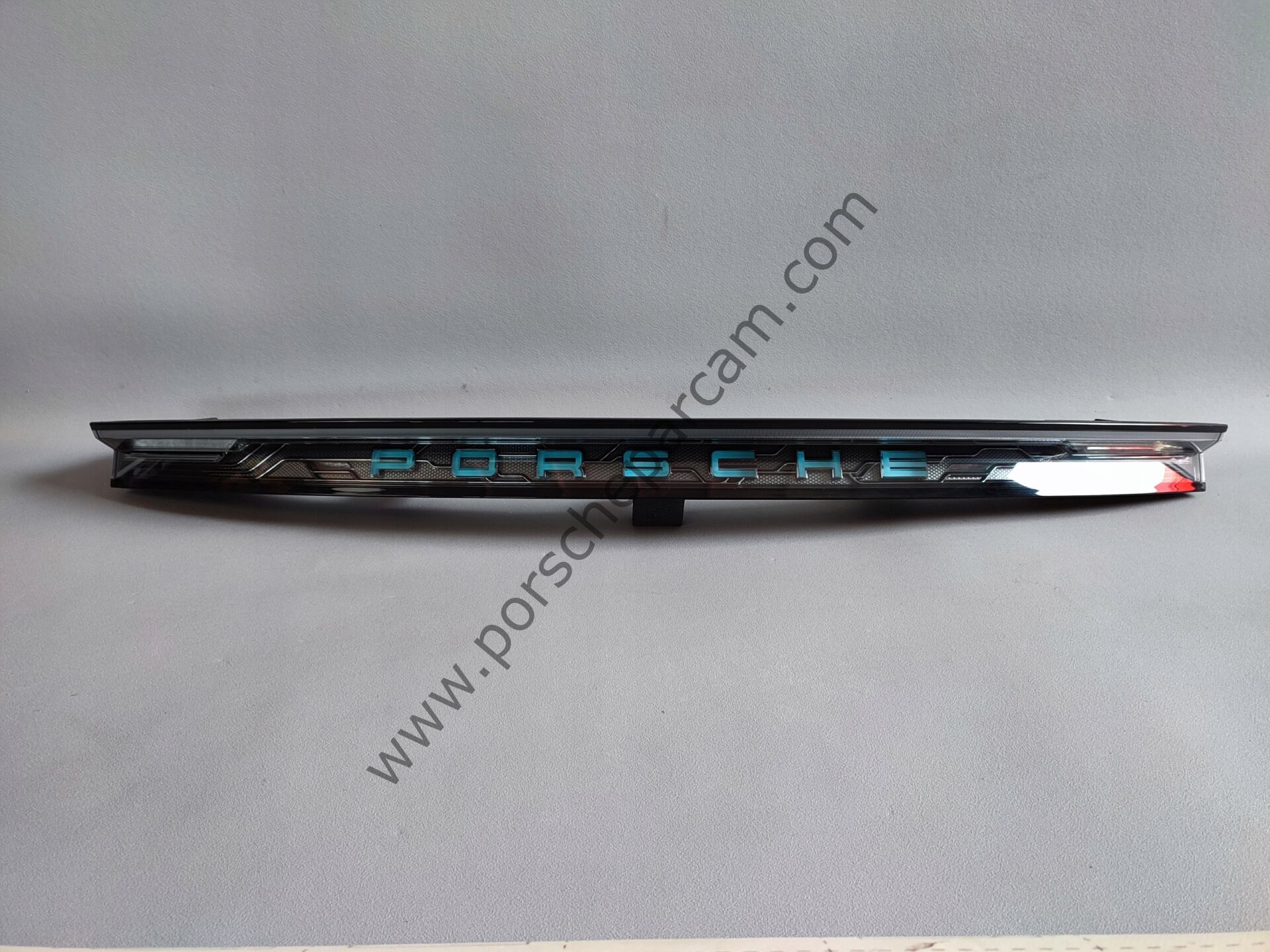 9JA945081R BAGAJ KAPAK STOP LAMBASI TAYCAN GTS 2020 >> 2024