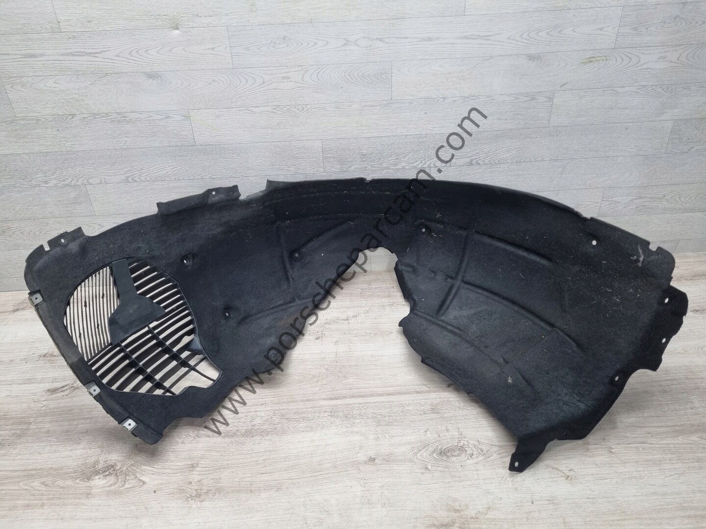 9J1810907G ÖN ÇAMURLUK DAVLUMBAZI SOL TAYCAN 2024 >>